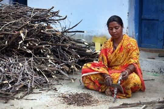 लाखांची पैसे काढणे